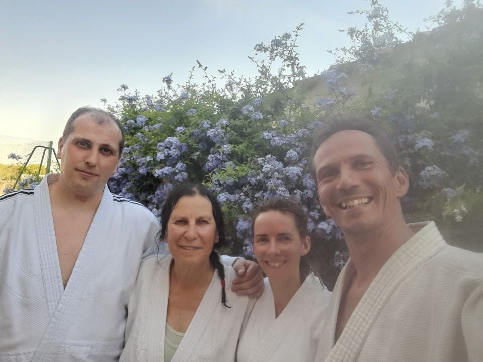 2 enseignants &  2 gradées